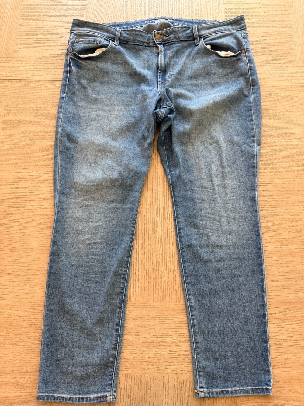 Old Navy Women's Mid-Rise Power Slim Straight Jeans